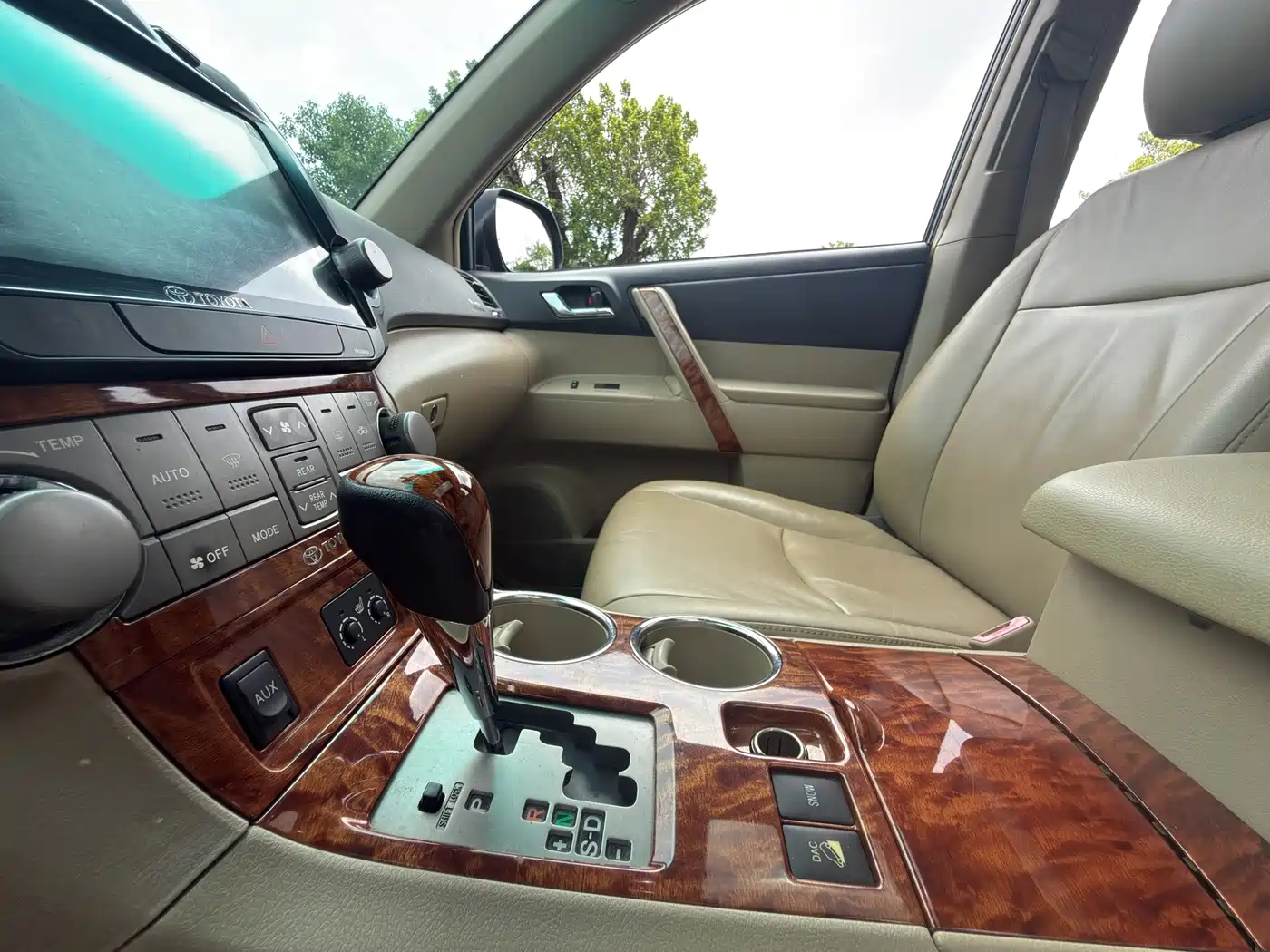 Toyota Highlander 2010 2009 3.5L 4WD 7-seater Luxury Edition