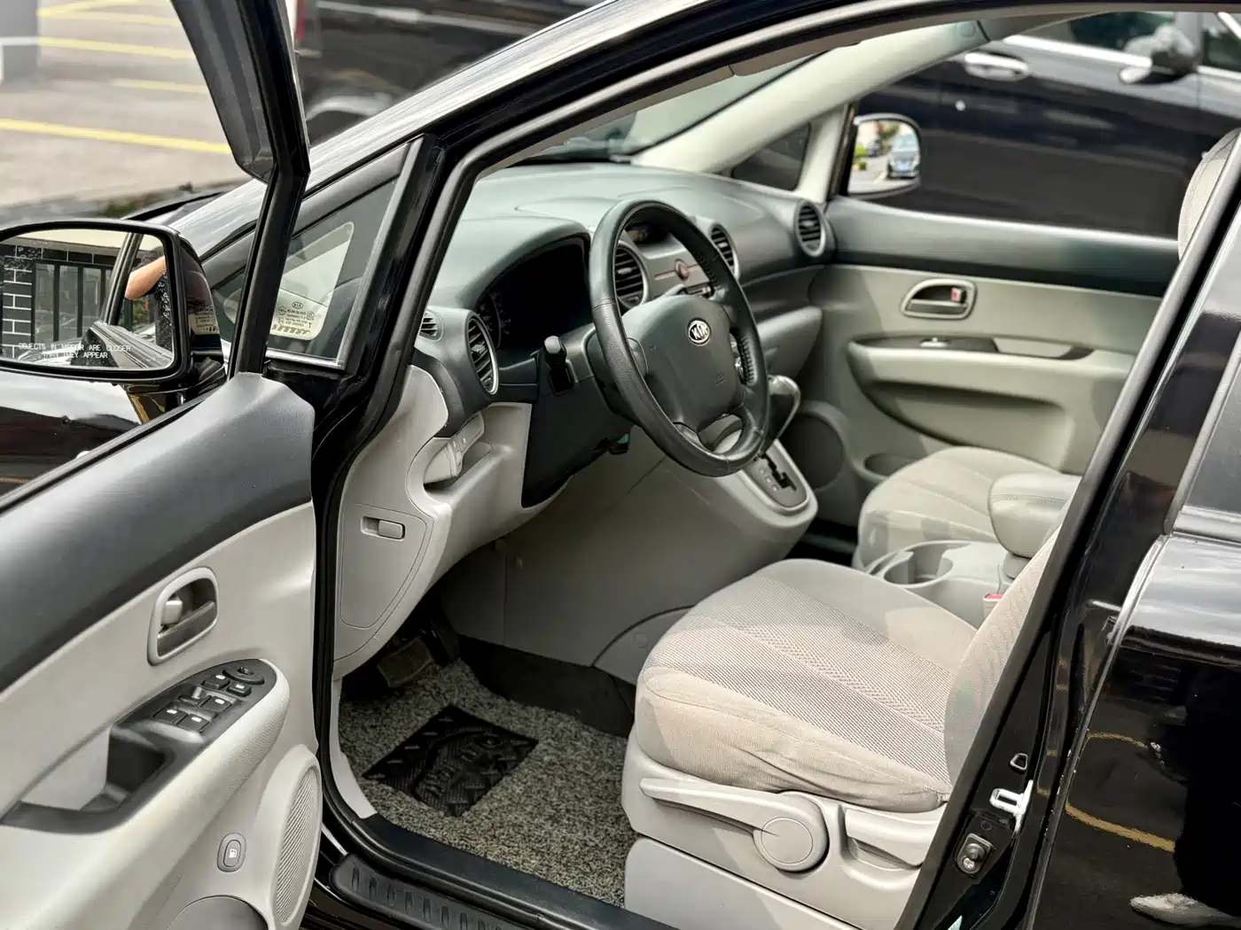 Kia Carens 2011 2.0L 7-Seater Automatic Luxury фото 10