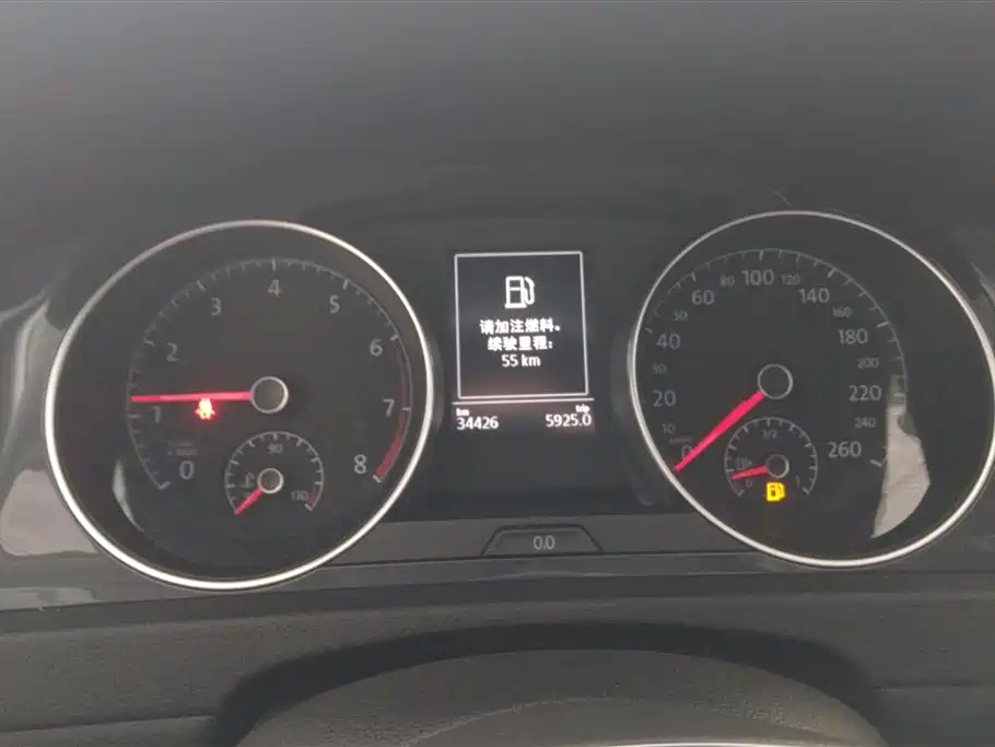 Volkswagen Golf 2020 Beloved Edition 200TSI DSG Comfort фото 14
