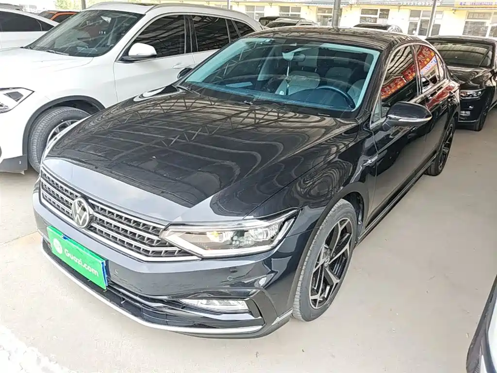 Volkswagen Magotan 2023 Model 2 Million Commemorative Edition 330TSI DSG Luxury
