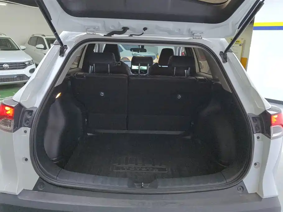 Toyota Frontlander 2024 2.0L CVT Elite Plus Edition фото 4