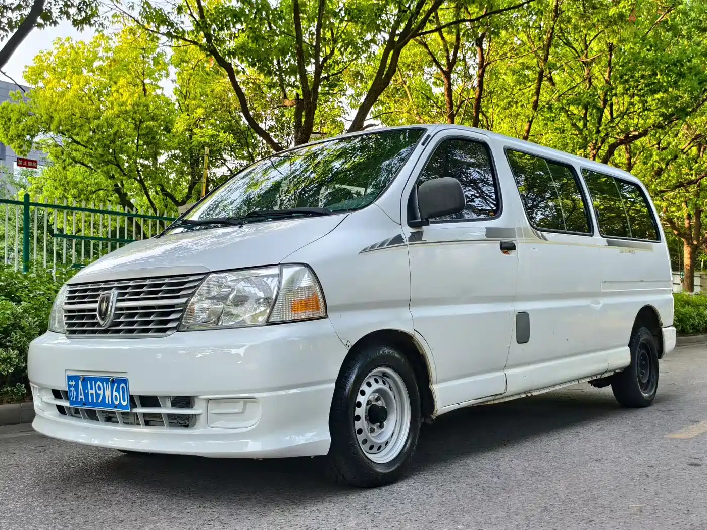 Jinbei Grace 2017 2016 2.0L Classic Standard Long Wheelbase 9-seater