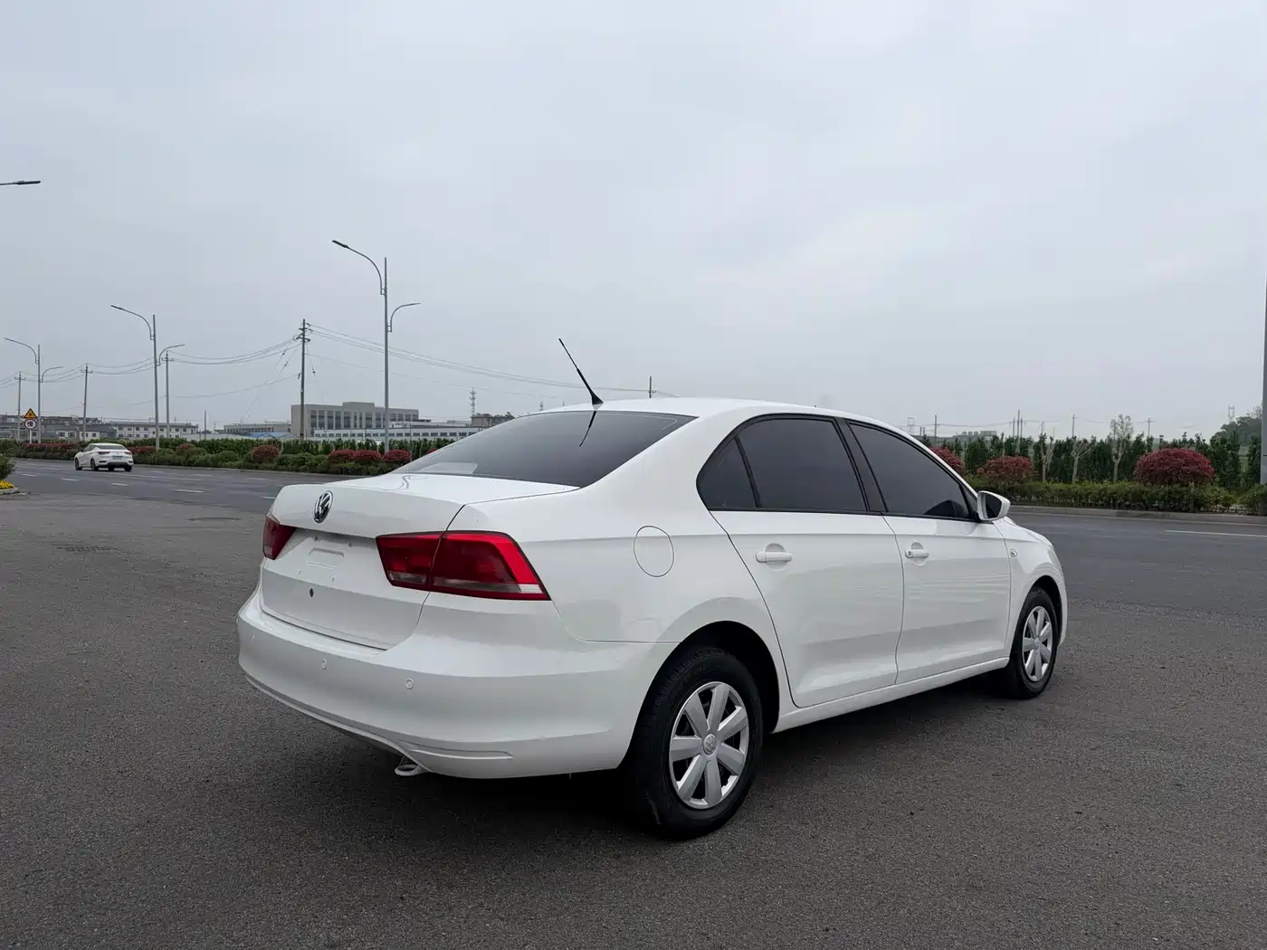 Volkswagen Santana 2013 1.6L Automatic Trend Edition фото 9