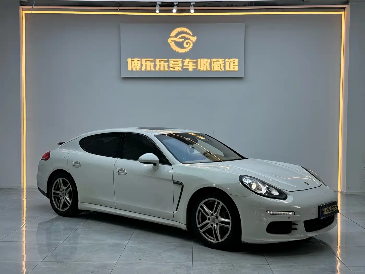 Porsche Panamera 2014 Panamera 3.0T фото 4