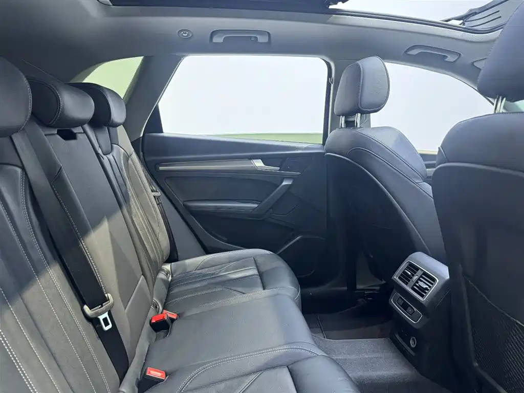 Audi Q5L 2022 40T Luxury Dynamic фото 8
