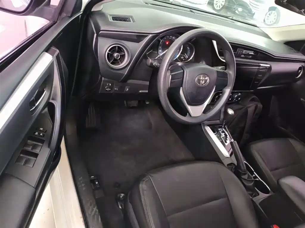 Toyota Corolla 2017 Facelift 1.2T S-CVT GL фото 16