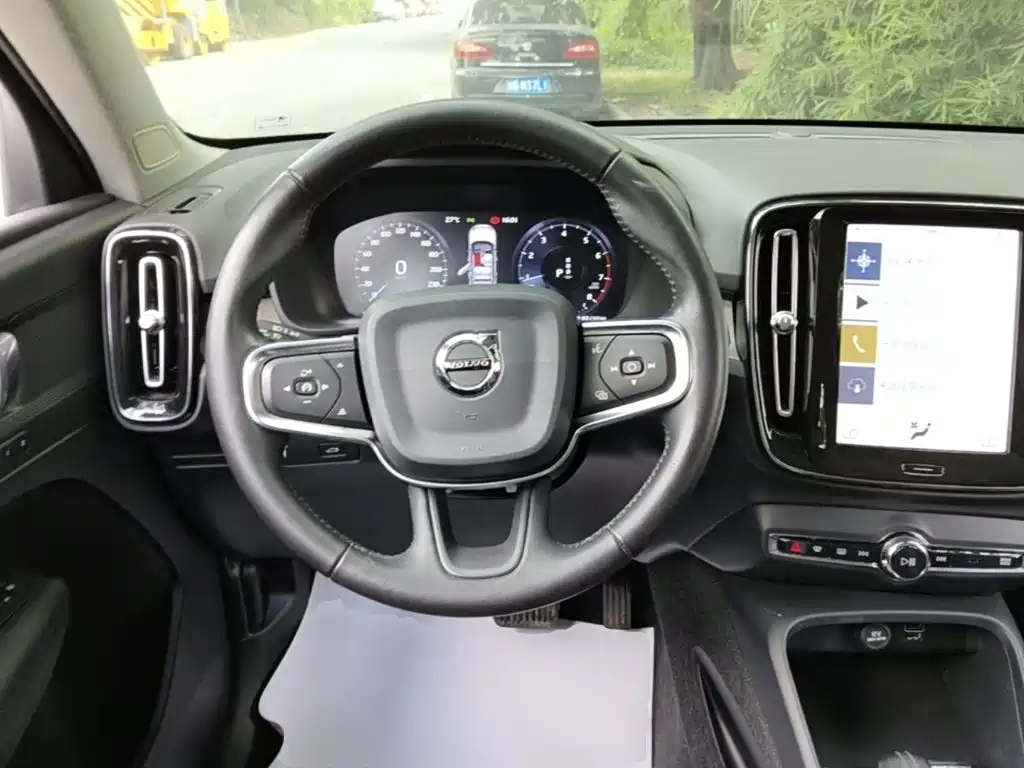 صورة 11 - Volvo XC40