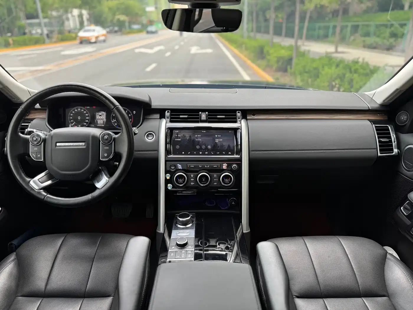Land Rover Discovery 2018 3.0 SC V6 HSE фото 6