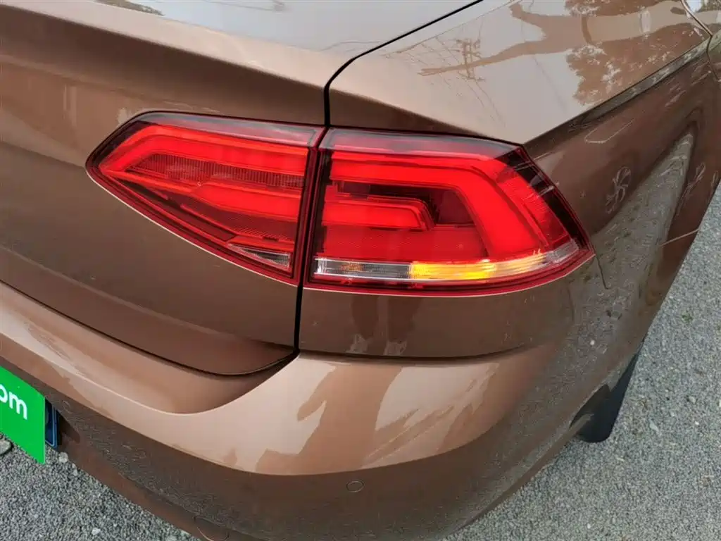 Volkswagen Lamando 2017 230TSI Manual Trend Edition фото 8