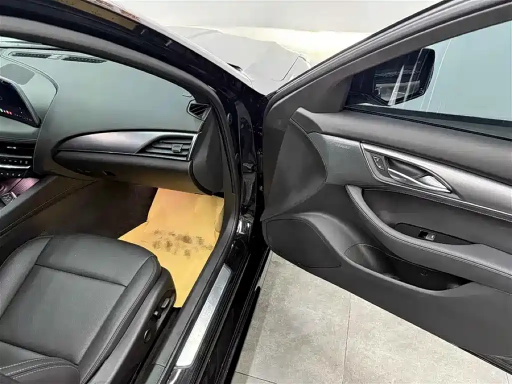 Cadillac CT5 2025 Model 28T Urban Sport Edition фото 8