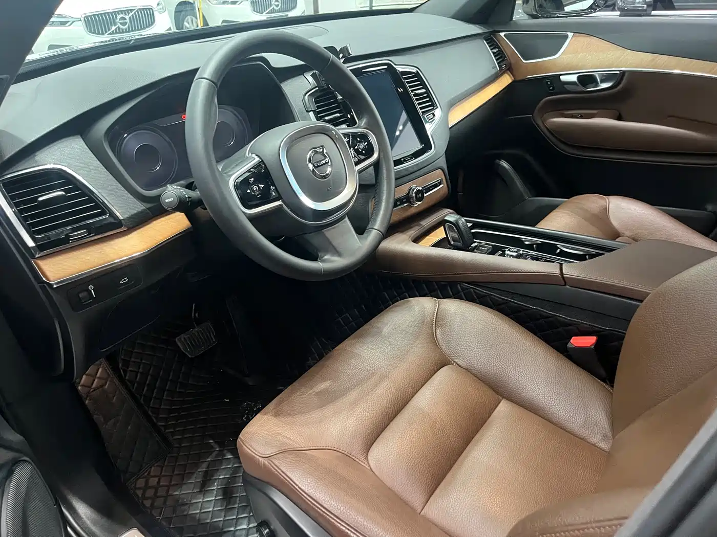 VOLVO XC90