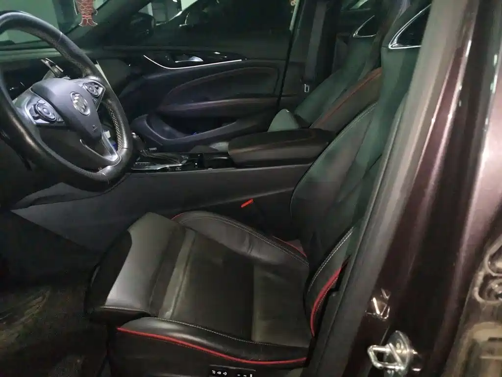 Buick Regal 2017 GS 28T Luxury Type фото 8