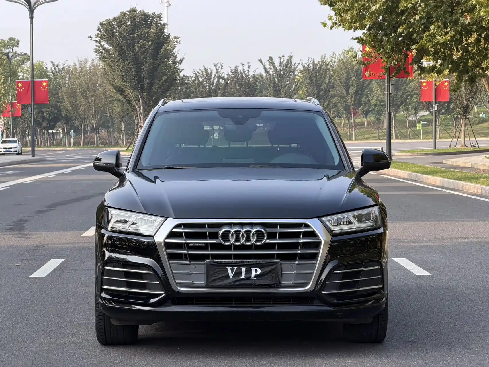 Photo 2 - Audi Q5L