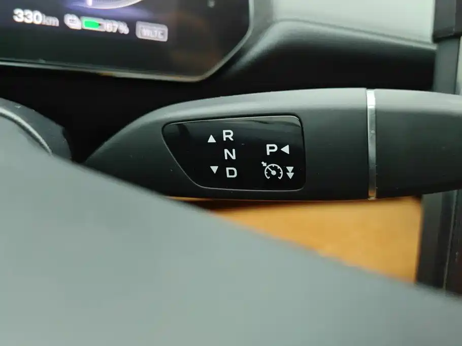 Фото 16 - Mazda EZ-6