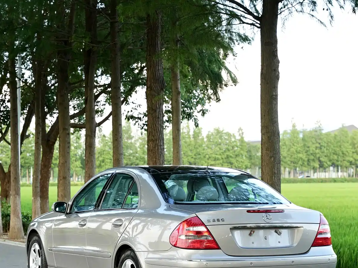 Photo 4 - Mercedes-Benz E-Class