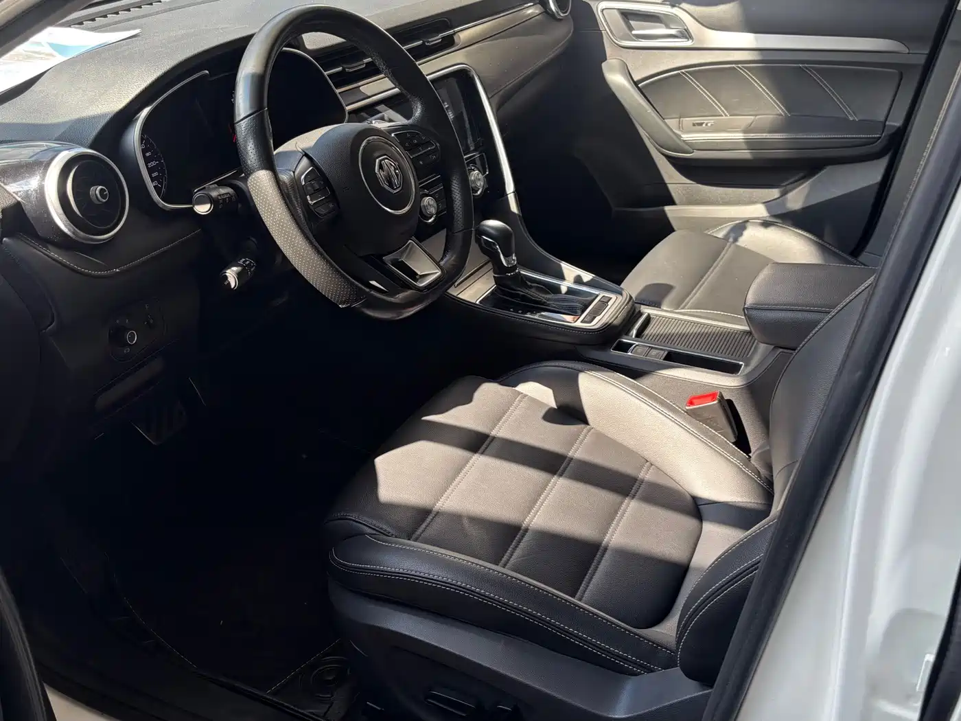 MG MG6 2017 2017 20T Automatic Luxury Smart Connect Version (China V)