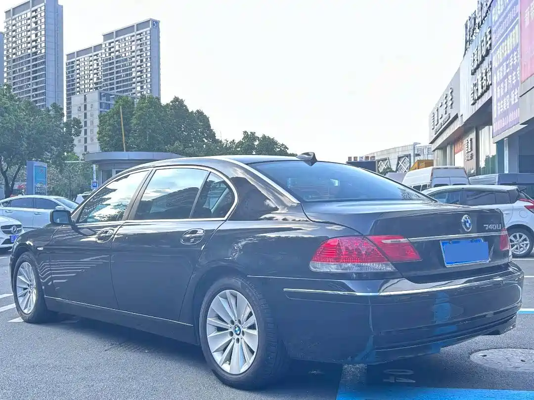 صورة 6 - BMW 7 Series
