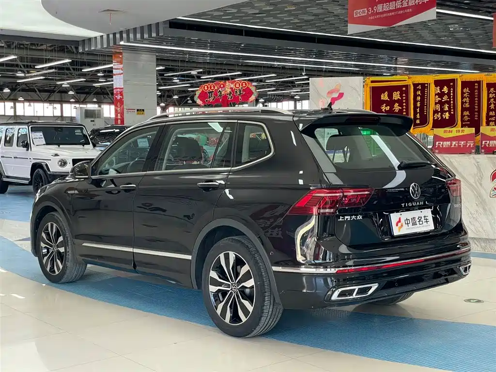 Volkswagen Tiguan L 2024 330TSI Automatic 2WD R-Line Premium Enjoyment Edition фото 6