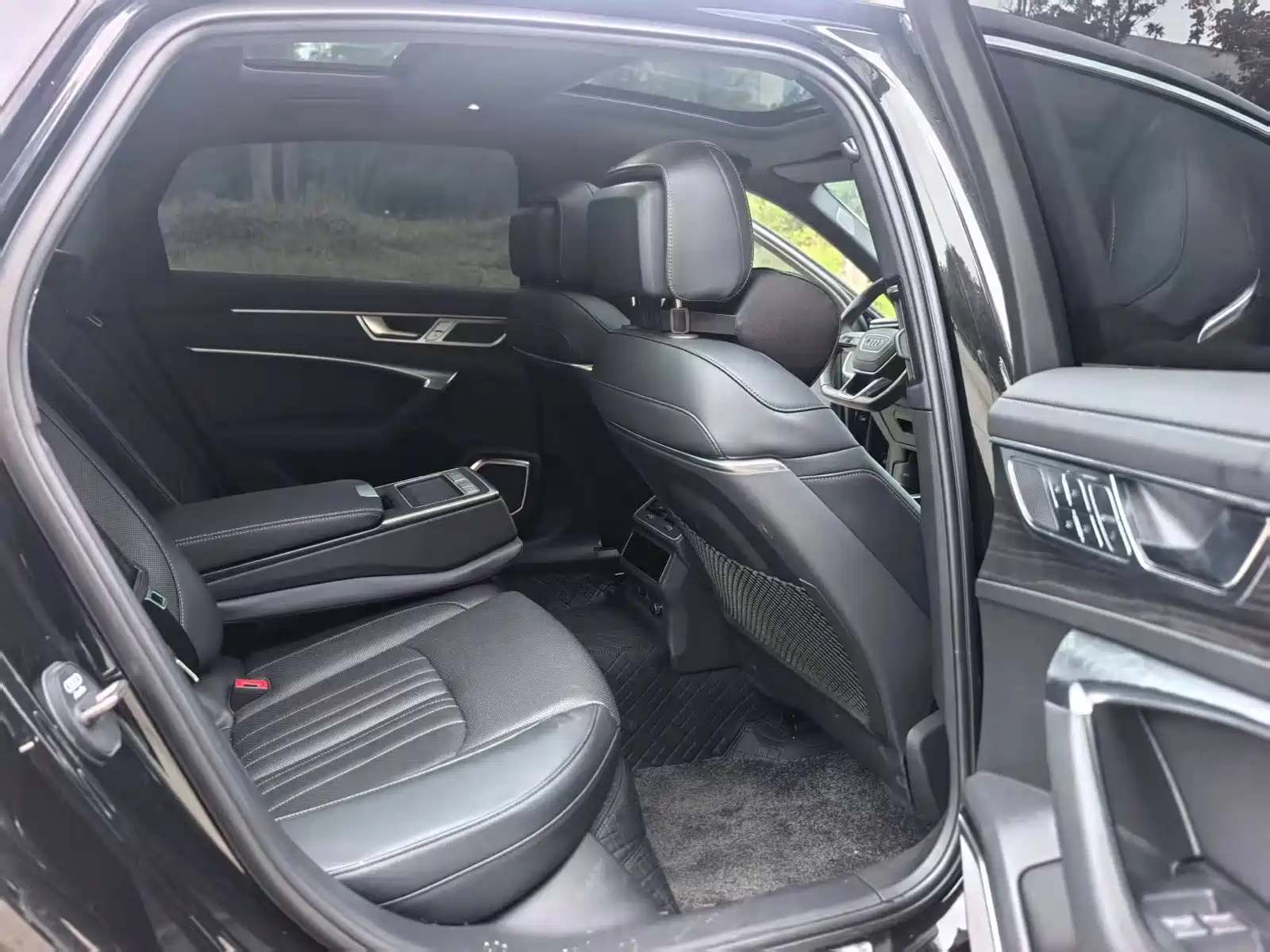 Фото 9 - Audi A6L