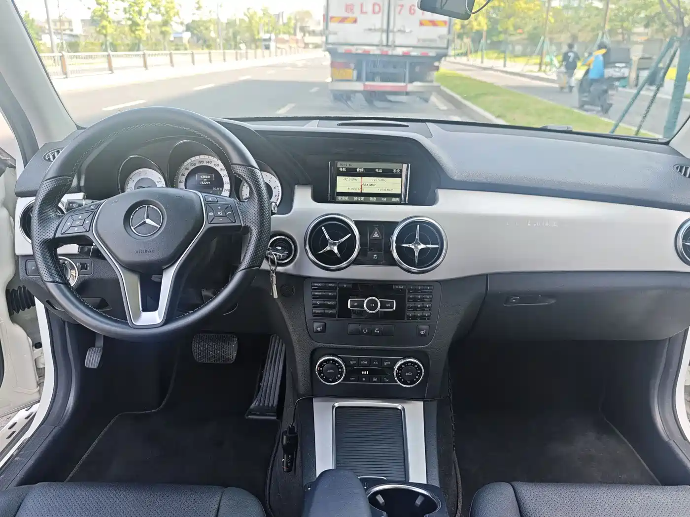 Mercedes-Benz GLK-Class 2013 GLK 300 4MATIC Dynamic Sunroof фото 12
