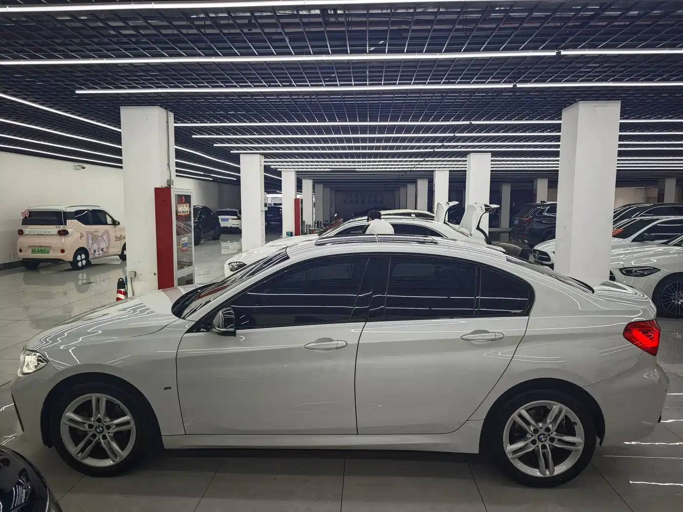 BMW 1 Series 2021 120i M Sport Shadow Edition фото 3