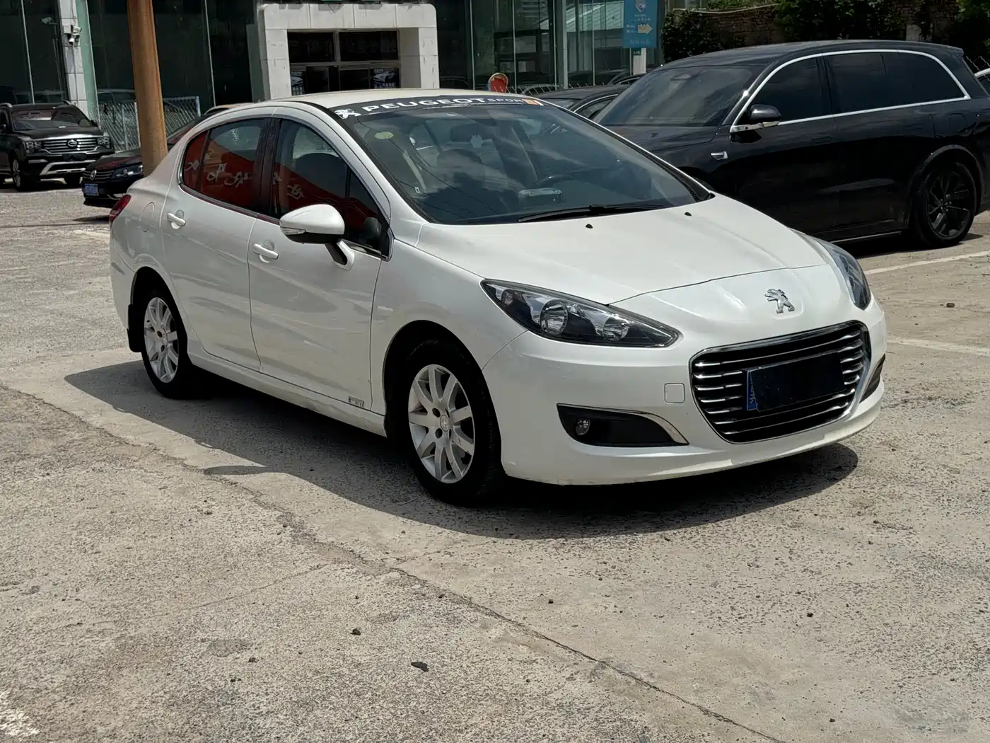 Peugeot 308 2014 Model Joy Edition Classic 1.6L Automatic Superior Style фото 3