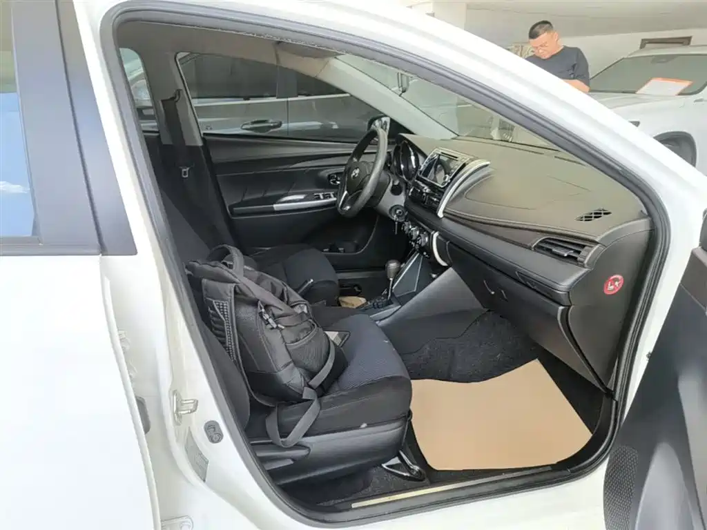 Toyota YARiS L Zhi Xuan 2015 1.5E Auto Charming Edition фото 25