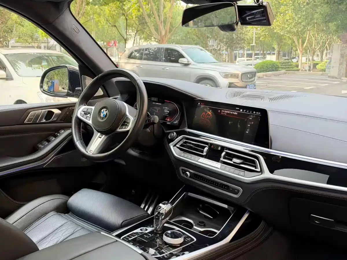 Photo 5 - BMW X7