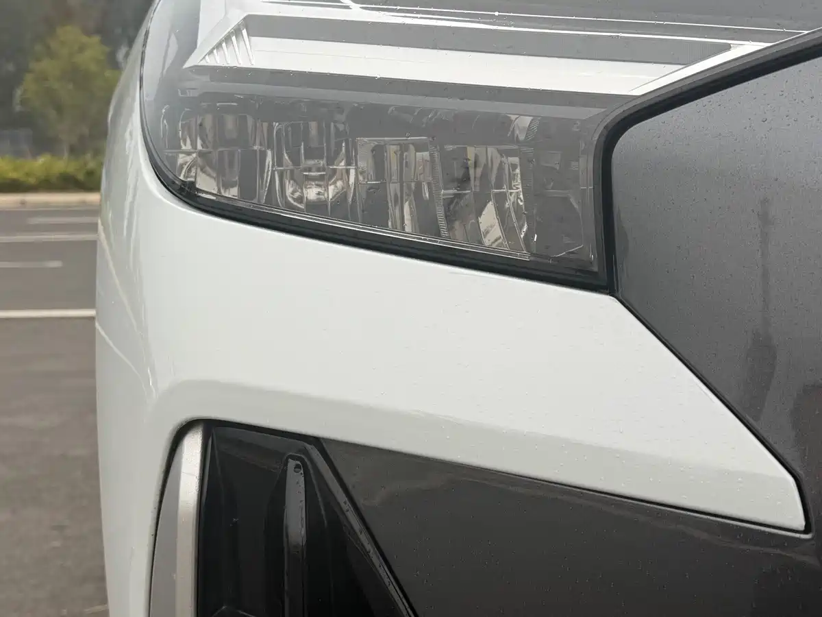 Photo 10 - Audi Q4 e-tron