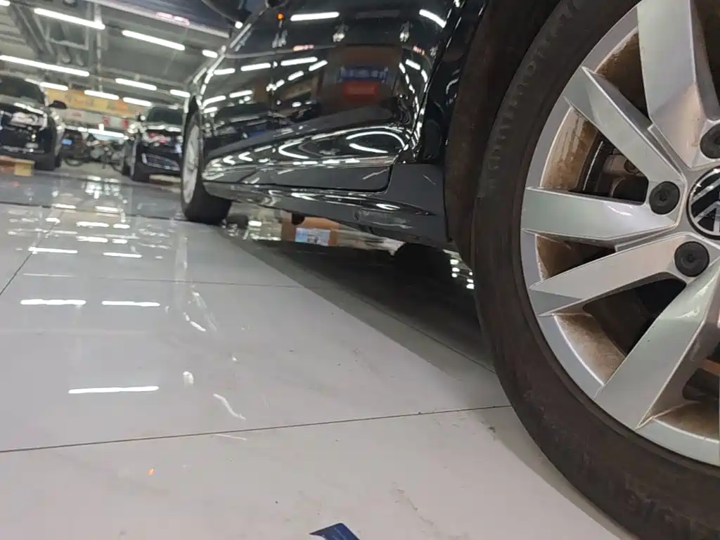 Photo 22 - Volkswagen Passat