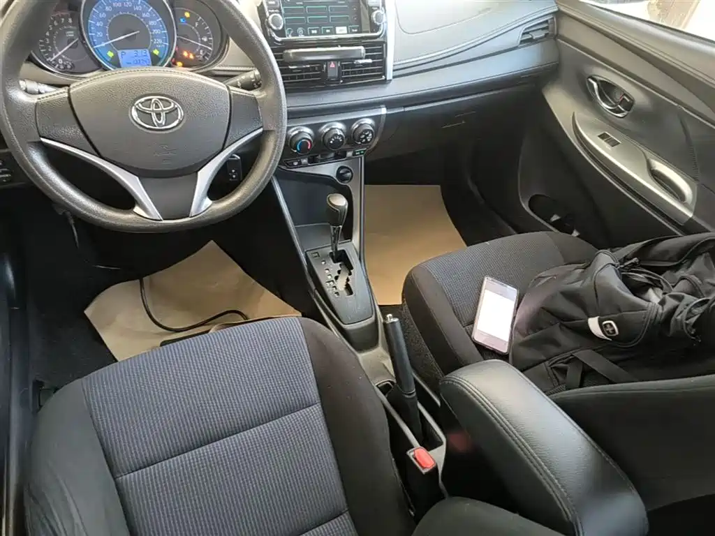 Toyota YARiS L Zhi Xuan 2015 1.5E Auto Charming Edition фото 14