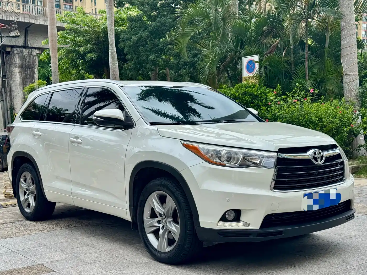 Toyota Highlander 2015 2.0T FWD Luxury Edition 7-seater фото 3