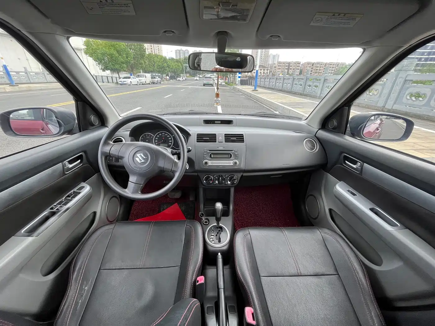 Фото 7 - Suzuki Swift