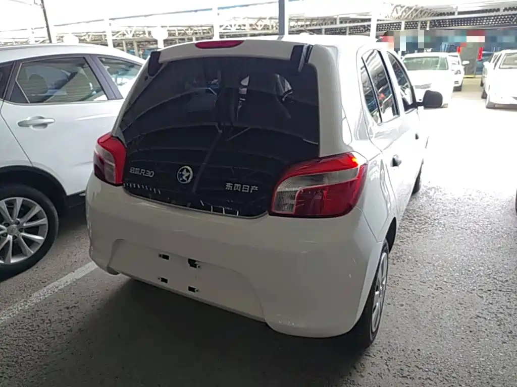 Venucia R30 2016 2014 1.2L Manual Premium Edition