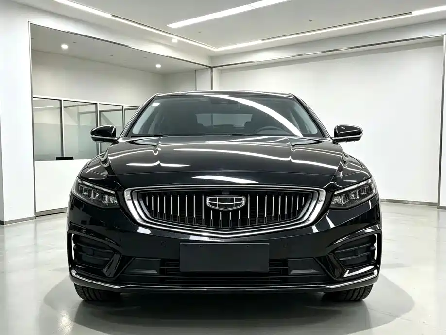 Фото 2 - Geely Preface