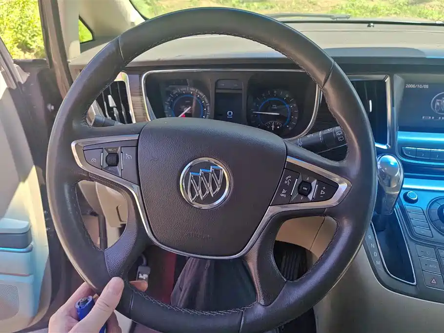 Buick GL8 2011 3.0L XT Luxury Business Flagship фото 15