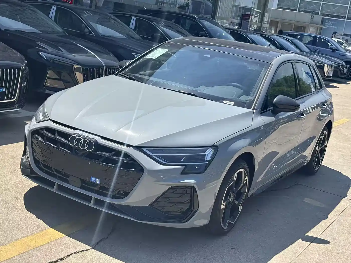 Audi A3 2025 Facelift A3L Limousine 35TFSI Flying Spur Premium + Luxury Selection Package