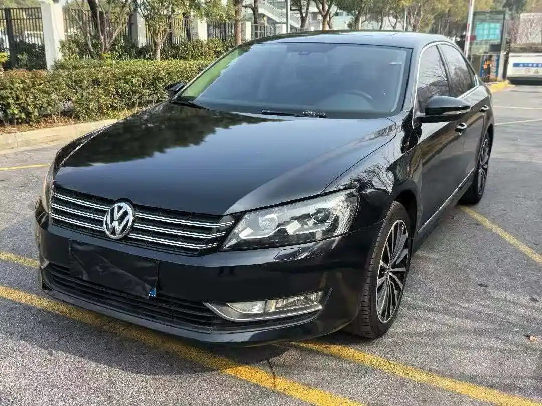 Фото 1 - Volkswagen Passat