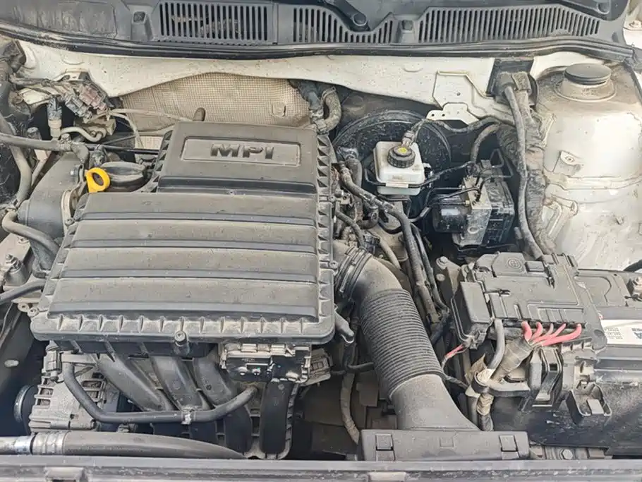 Volkswagen Lavida 2013 1.6L Automatic Comfort Edition фото 10