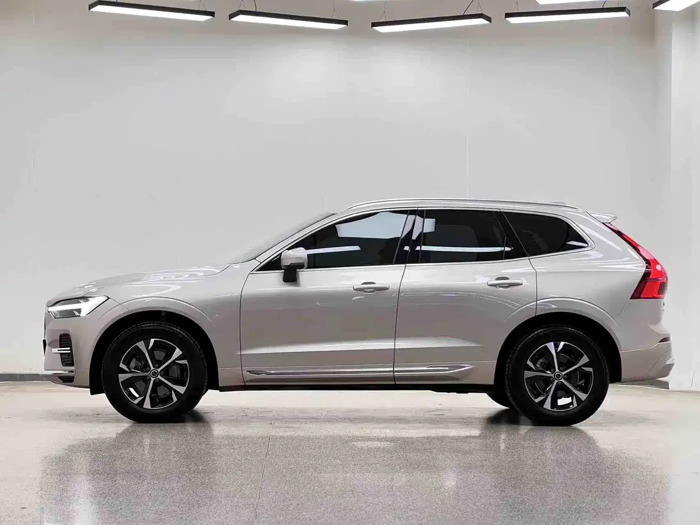 Volvo XC60 2026 2026 Model B5 AWD Smart Elite Luxury