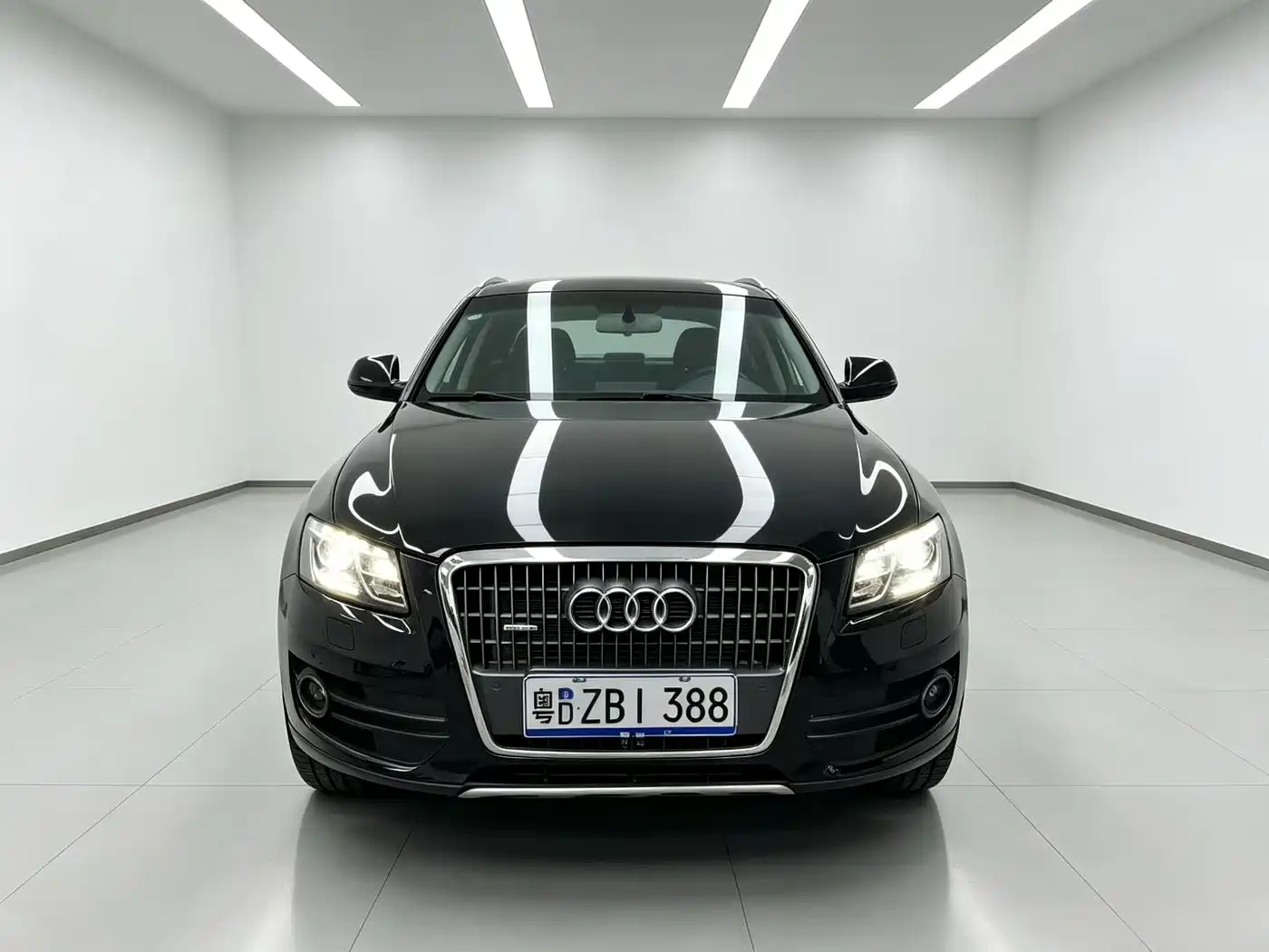 Photo 2 - Audi Q5