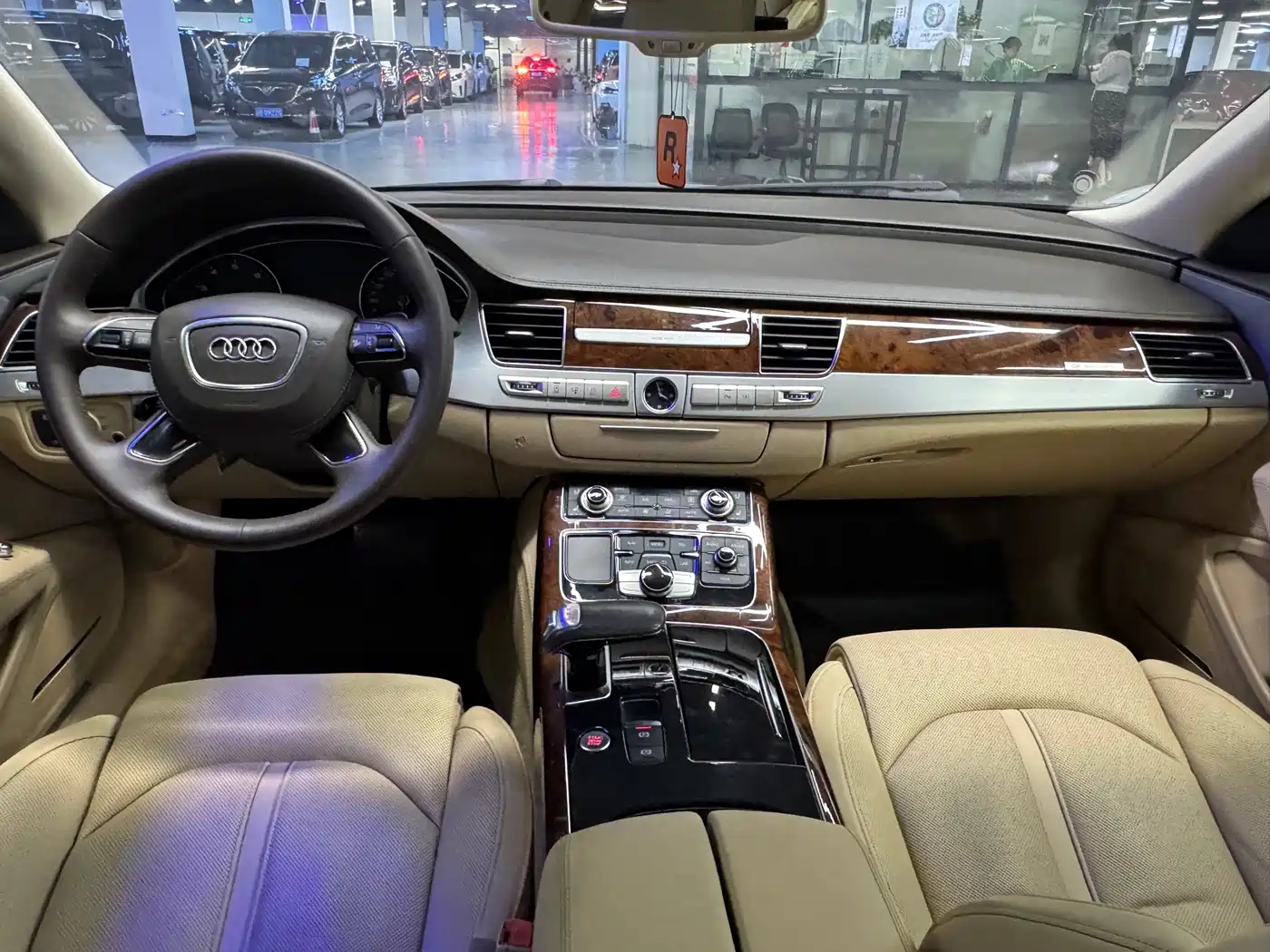 Audi A8 2013 A8L 45 TFSI quattro Luxury фото 13