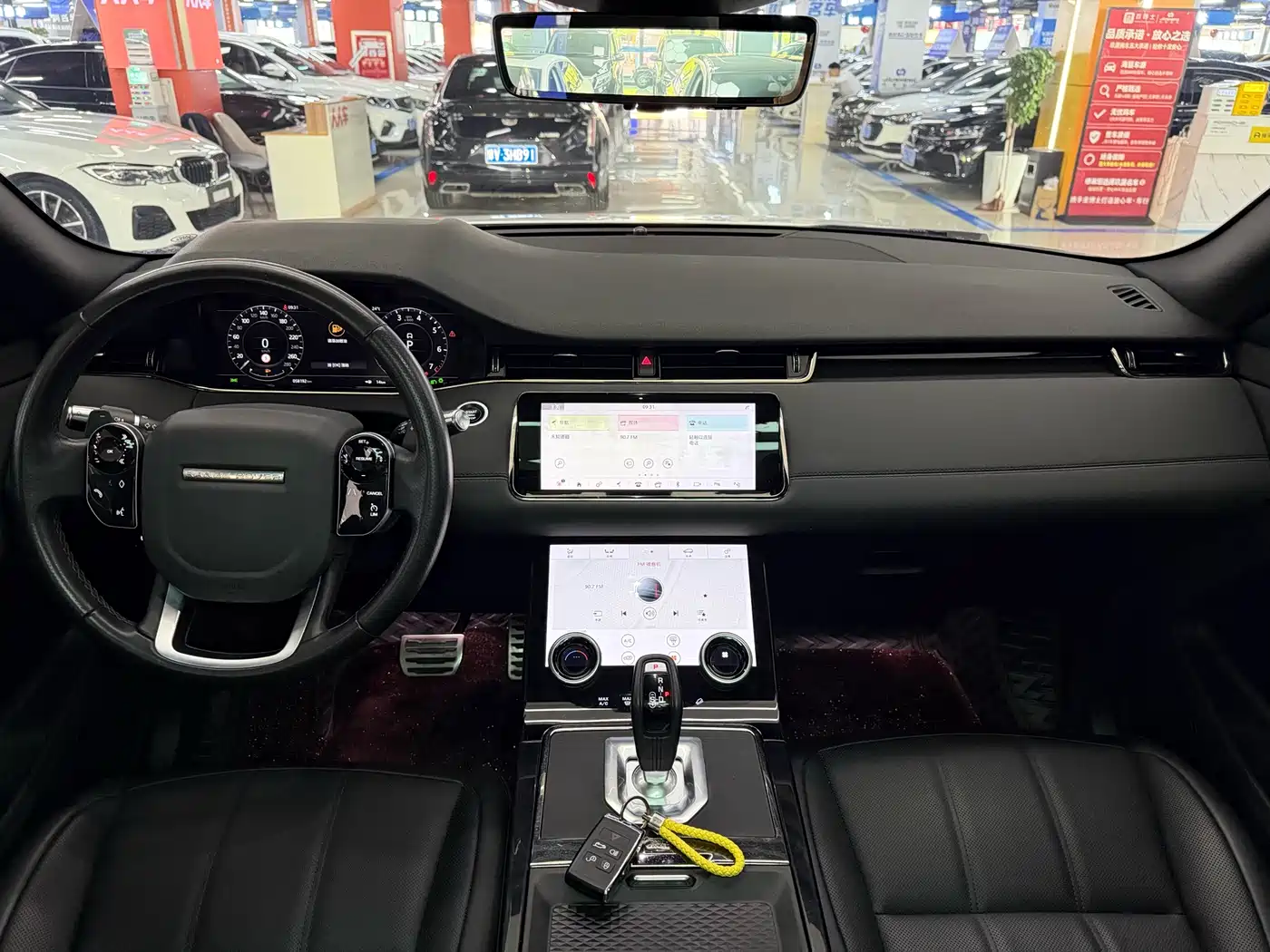 Land Rover Range Rover Evoque 2020 249PS R-DYNAMIC SE Sport Tech Edition фото 14