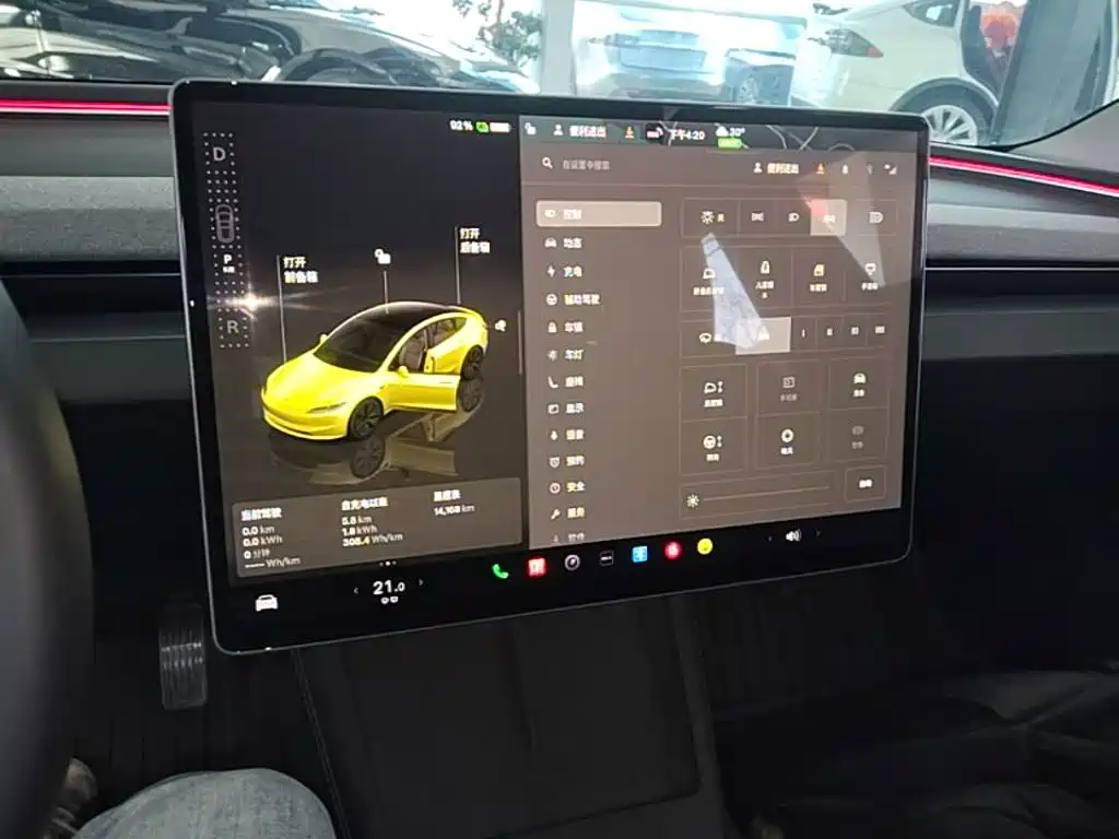 Фото 13 - Tesla Model 3
