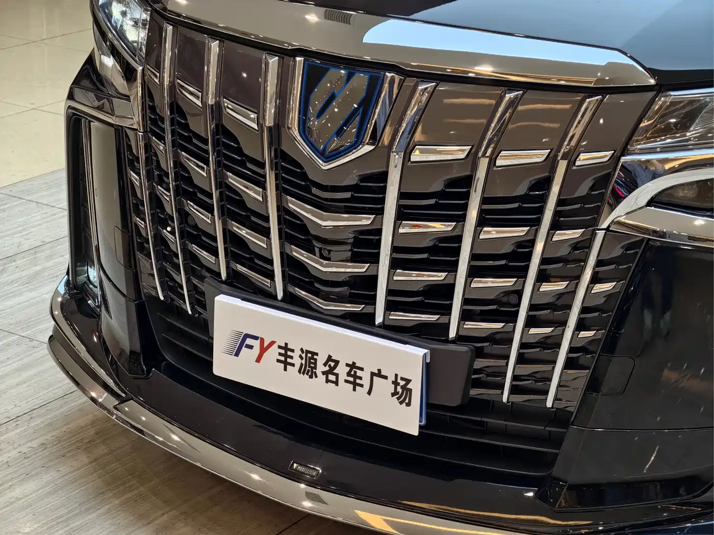 Toyota Alphard 2021 Hybrid 2.5L Premium фото 25