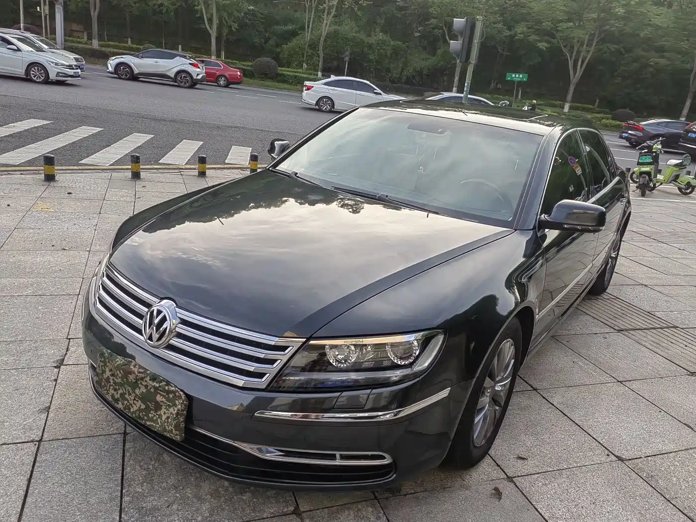 Volkswagen Phaeton 2011 3.6L V6 5-seat Extended Business Edition фото 4