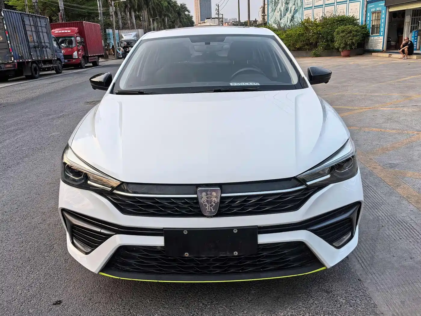 Фото 2 - Roewe i5