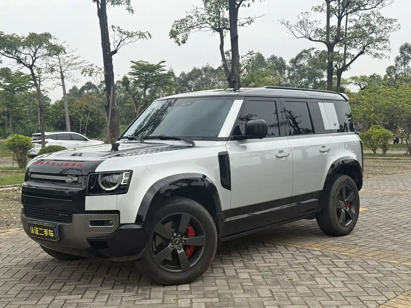 Land Rover Defender 2023 Facelift 110 3.0T P400 X-DYNAMIC HSE