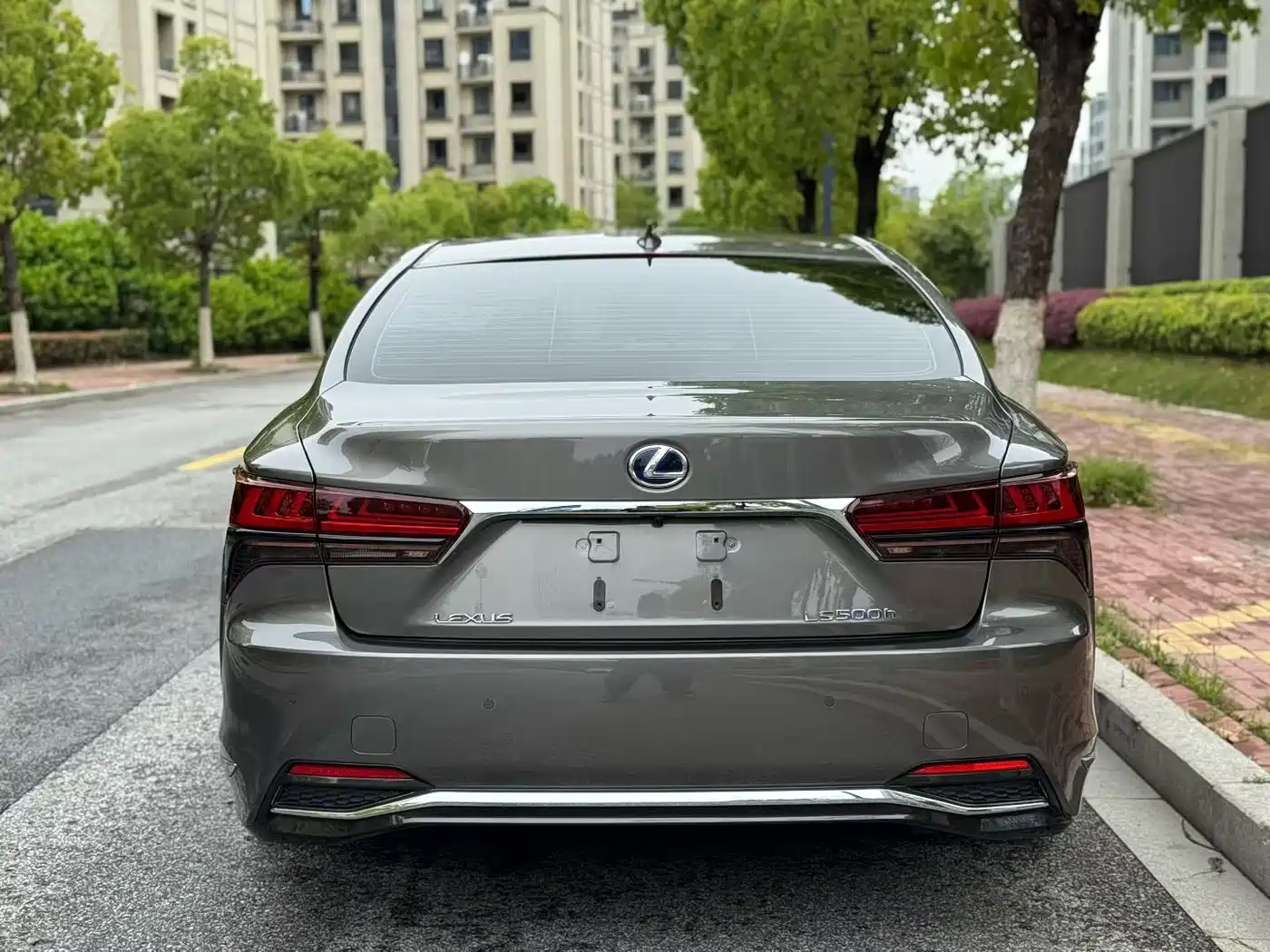 Lexus LS 2021 500h Luxury Edition фото 15