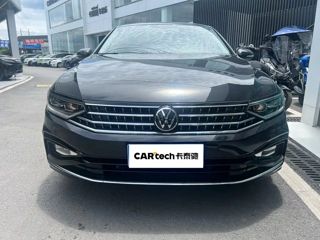Фото 2 - Volkswagen Magotan
